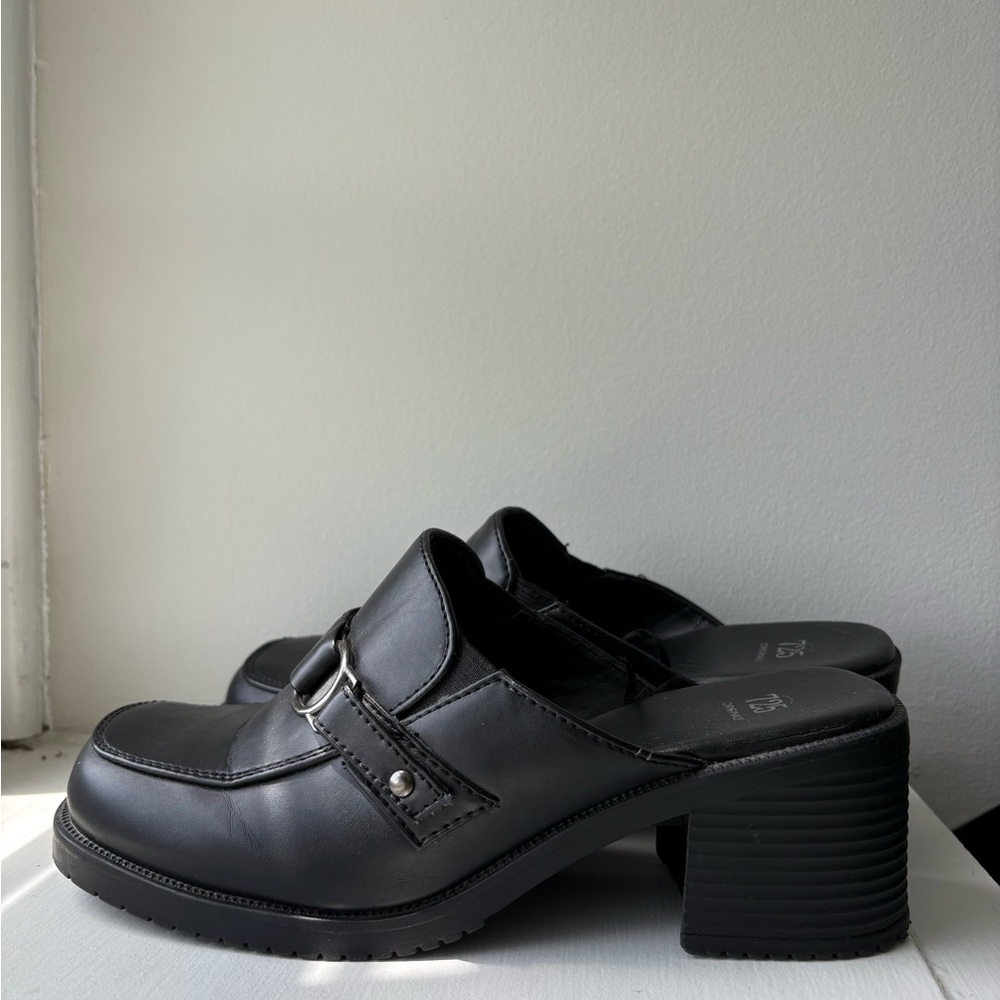 725 Vintage Women’s Black Leather Mule Heels with Buckles